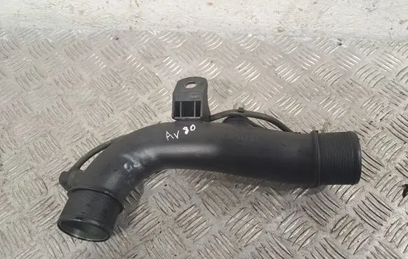 Toyota Avensis T250 Intercooler pipe mounting bracket 173620R010