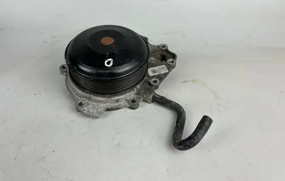 Mercedes-Benz C W205 Water pump A6512006001