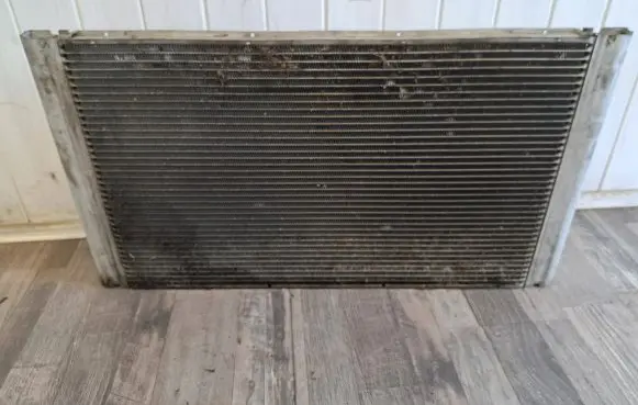 BMW 5 E60 E61 Coolant radiator 7792832 C3375