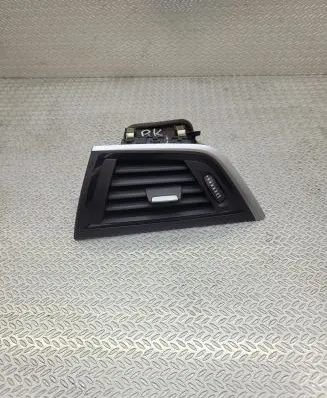 BMW 1 F20 F21 Dashboard side air vent grill/cover trim 9205355
