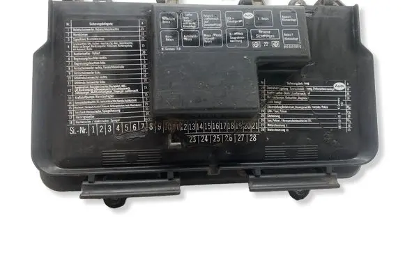 Audi 80 90 B3 Fuse module 893941803