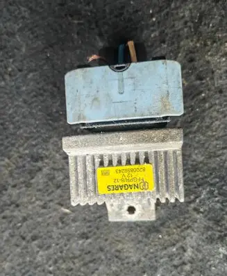 Nissan Qashqai Glow plug pre-heat relay 8200859243