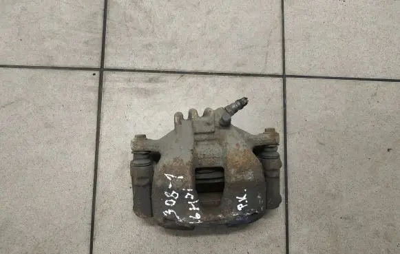 Peugeot 308 Front brake caliper