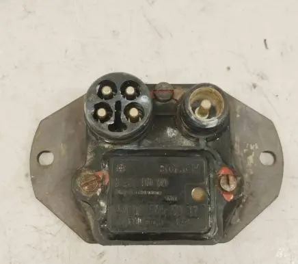 Mercedes-Benz E W124 Ignition amplifier control unit 0025455932 A0025455932 0227100121
