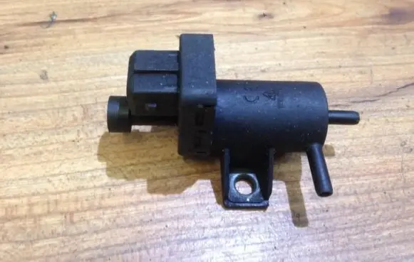 Renault Megane II Turbo solenoid valve 7700113709