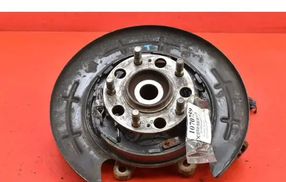 Hyundai Tucson JM Front wheel hub spindle knuckle 