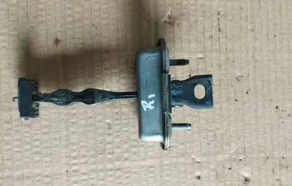 Peugeot 2008 I Front door check strap stopper