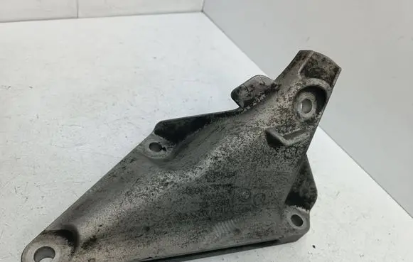 BMW 7 E65 E66 Engine mounting bracket 6770005 13807410 22116770005