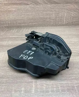 BMW 5 E60 E61 Front door lock 7167074