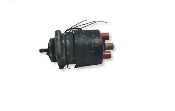 Volkswagen Golf III Ignition distributor 030905205AA 0237521050
