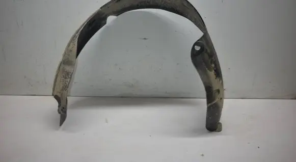 Rear arch fender liner splash guards