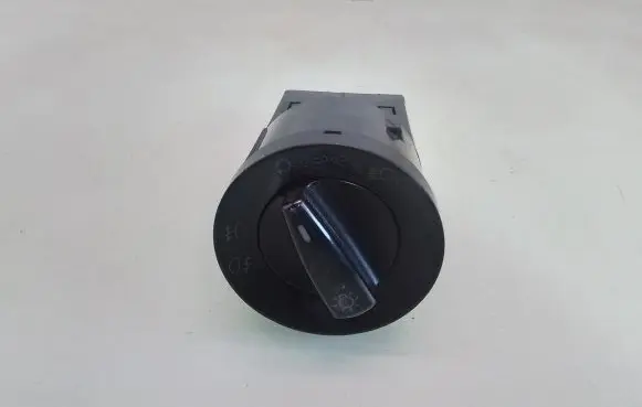 Volkswagen PASSAT B5 Light switch
