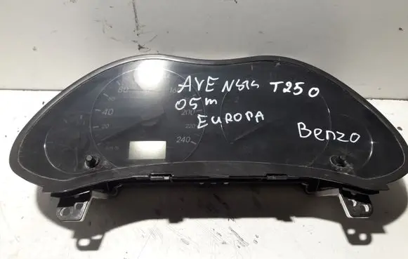 Toyota Avensis T250 Speedometer (instrument cluster) 8380005530K