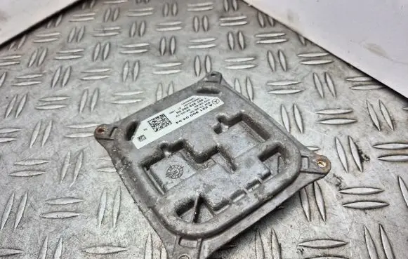 Mercedes-Benz S W221 Headlight ballast module Xenon A2219000404 130732925203