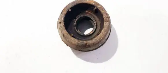 Volkswagen New Beetle Coil spring mount 