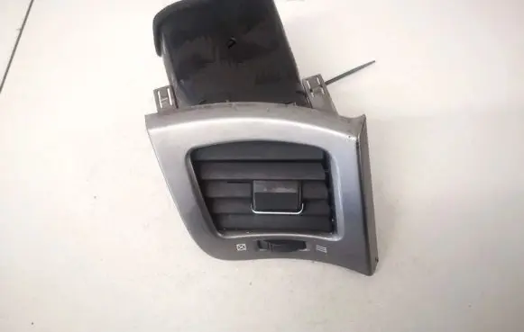 Toyota Avensis Verso Dash center air vent grill 5566044080 55660-44080