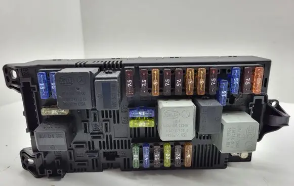 Mercedes-Benz E W211 Fuse module 2115457701 00403133