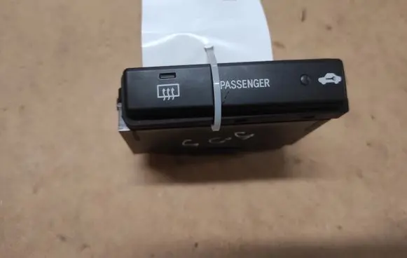 Windscreen/window heater switch