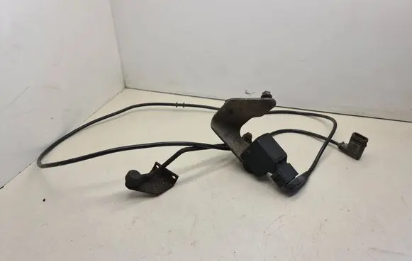 Mercedes-Benz E W211 Air suspension front height level sensor 0105427717