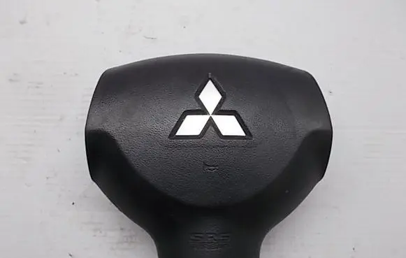 Mitsubishi Lancer X Steering wheel airbag 
