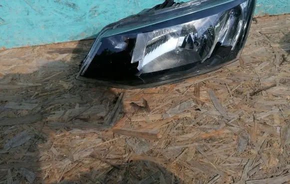 Skoda Fabia Mk3 (NJ) Headlight/headlamp