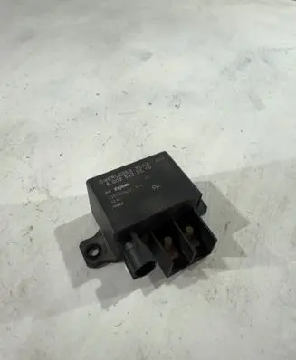 Mercedes-Benz E W211 Charging relay A0025423819
