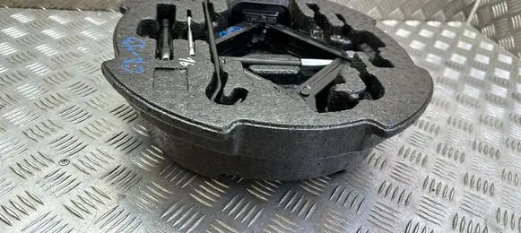 KIA Ceed Glove box in trunk 