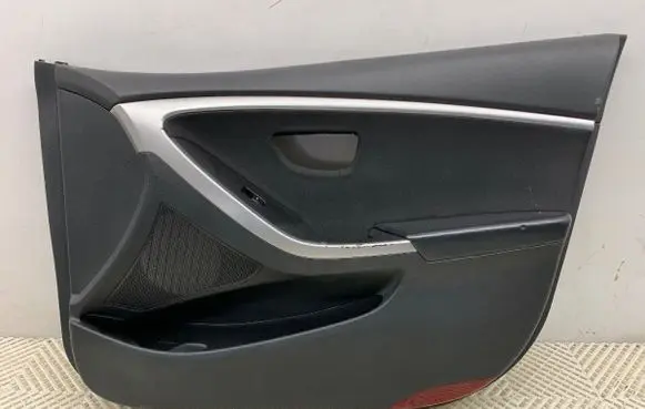 Hyundai i30 Front door card panel trim 