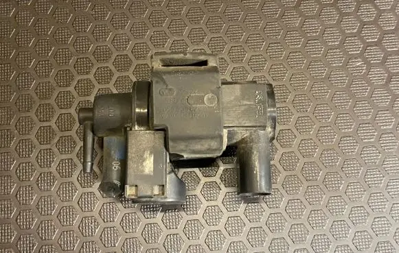 Audi A6 S6 C6 4F Turbo solenoid valve 059906629A 4252446