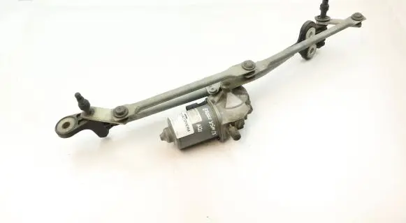 BMW X5M E70 Front wiper linkage and motor 7200535