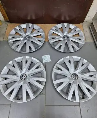 Volkswagen Golf VII R16 wheel hub/cap/trim 5G0601147 H03Z0ZZ0