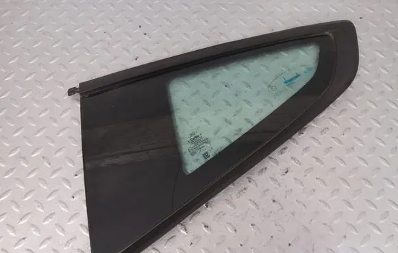 Ford Mustang VI Rear side window FR3B6329701A