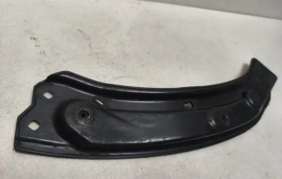 Audi Q3 8U Headlight/headlamp mounting bracket 8U0805931
