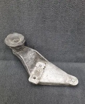 Audi A8 S8 D2 4D Engine mounting bracket 4D0199603E 4D0199603B