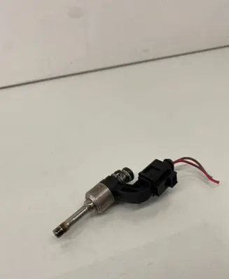 Audi A1 Fuel injector 03C906036M
