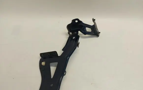 Audi e-tron Fender mounting bracket 4ke803504-jlk01