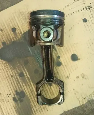 Peugeot 607 Piston with connecting rod 