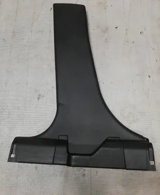 Mitsubishi Outlander (B) pillar trim (bottom) 7211A395
