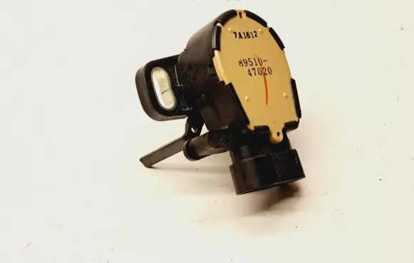 Lexus RX 330 - 350 - 400H Throttle position sensor 8951047020 7A1612