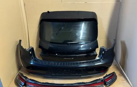 Porsche Macan (95B) Set of end parts 95B945092Q 95B945091Q 95B945208H