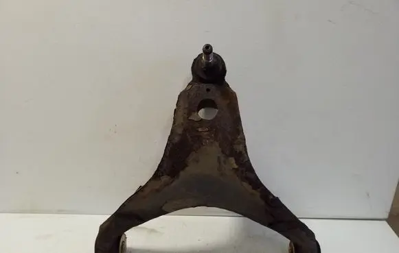 Iveco Daily 6th gen Front lower control arm/wishbone