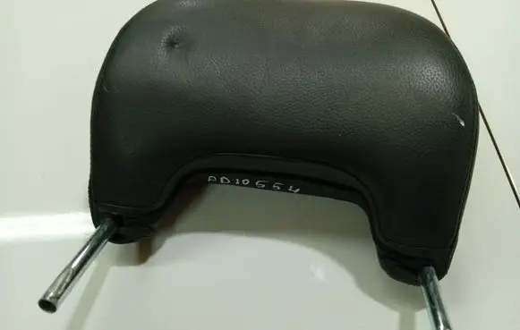 Volvo S40, V40 Front seat headrest 
