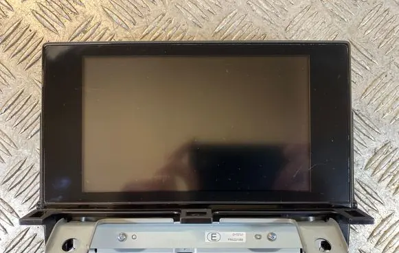 Lexus CT 200H Screen/display/small screen 8611176080 CVTS73J1AJ