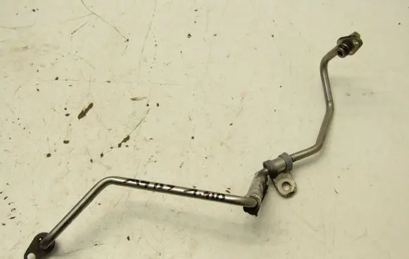 Audi A4 S4 B9 Turbo turbocharger oiling pipe/hose 04E145140AA