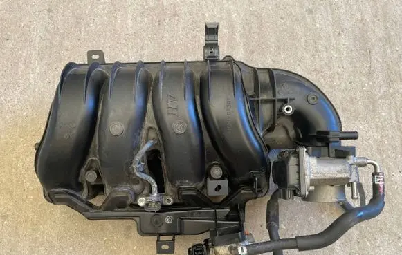 Toyota RAV 4 (XA50) Intake manifold