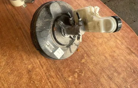Ford Focus Brake booster BV612B195AE
