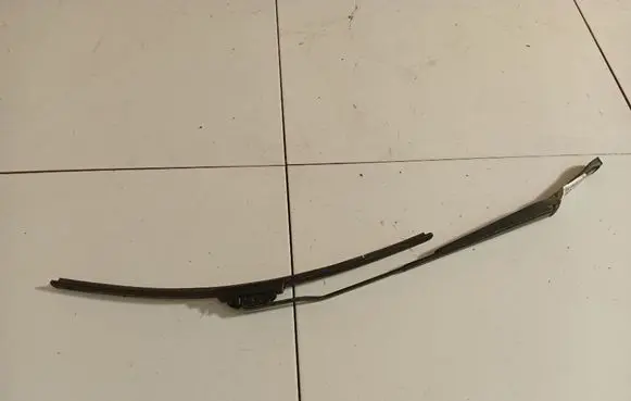 Peugeot Bipper Front wiper blade arm 1U1955409