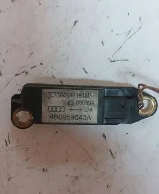 Audi A6 S6 C5 4B Airbag deployment crash/impact sensor 4B0959643A 090997 02304000184M