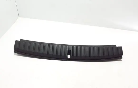 Trunk/boot sill cover protection