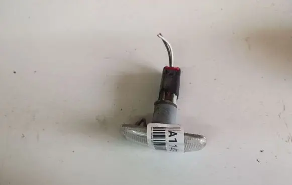 Jeep Compass Front fender indicator light